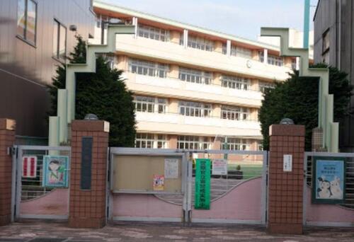 足立区立梅島小学校