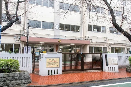 豊島区立駒込小学校