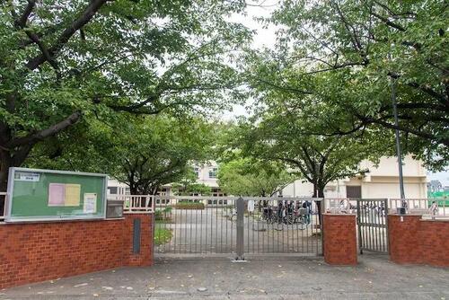 足立区立栗島中学校