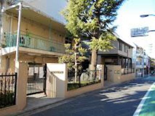 新宿区立牛込第二中学校まで317m ・自ら学び、考え、行動する人　・思いやりと責任感のある人　・健康で心豊かな人