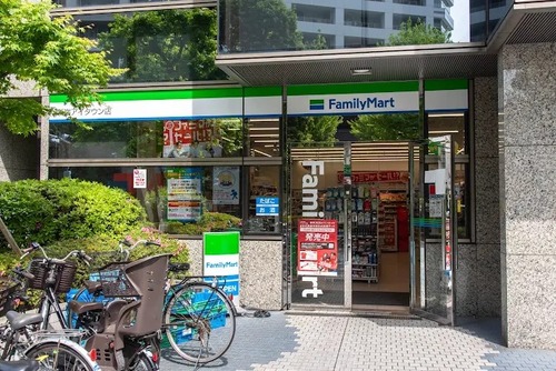 ファミリーマート新宿アイタウン店
