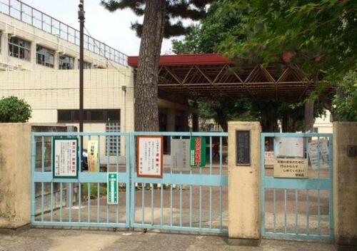 世田谷区立祖師谷小学校まで946m ・よく考え進んで学習する子ども　・明るく思いやりのある子ども　・進んで体をきたえる子ども