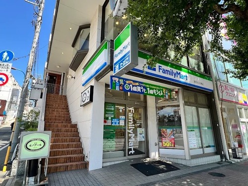ファミリーマート新宿市谷見附店