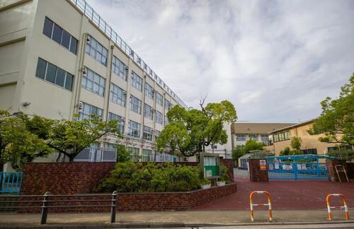 足立区立中川東小学校