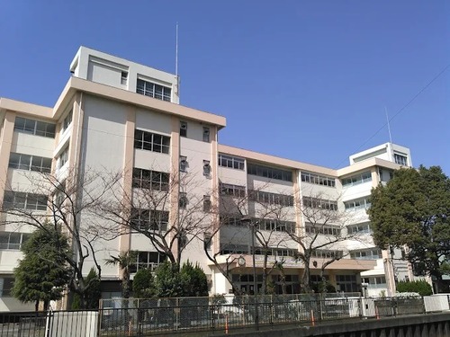 八潮市立八幡中学校