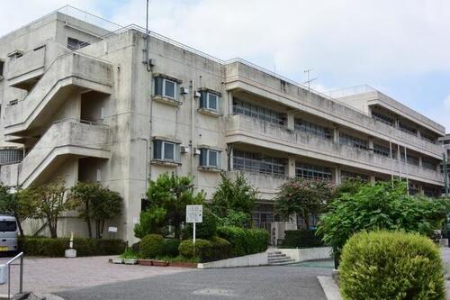 横浜市立上寺尾小学校まで824m ひびきあう　上寺尾の子