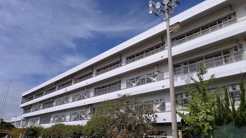 三郷市立栄中学校