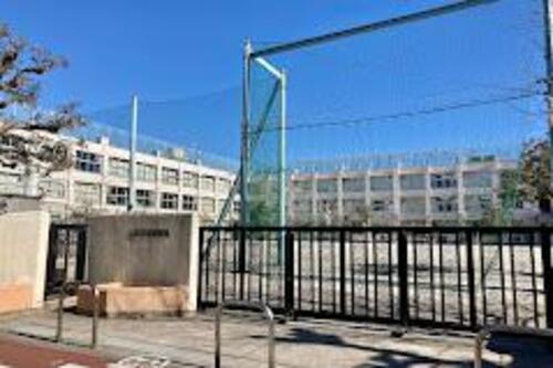 大田区立入新井第二小学校まで227m ・やさしい子　・考える子　・健康な子