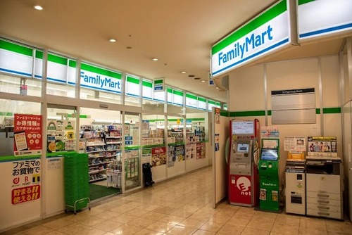 ファミリーマート新宿ワシントンホテル店