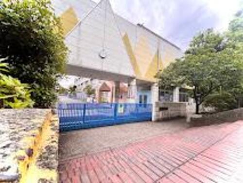 川崎市立東小倉小学校まで225m ・健康でたくましい子ども　・自ら学び行動する子ども　・心豊かな明るい子ども 　・進んで働く子ども　・世界に目をむける子ども