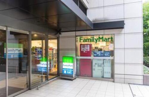 ファミリーマートグローバルフロントタワー店まで281m ・地域に寄り添う　・お客さま一人ひとりに　・家族のように