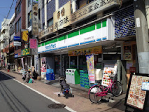 ファミリーマート下井草駅南口店