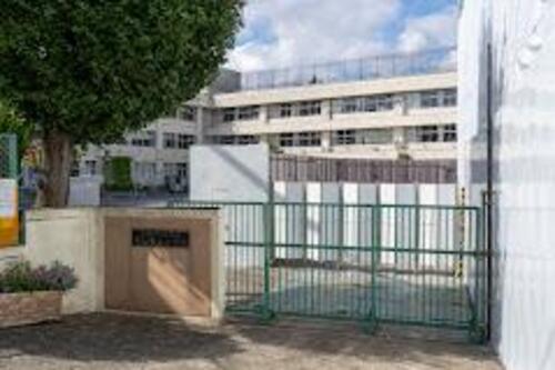 大田区立馬込第二小学校まで339m ・心豊かで、思いやりのある子　・よく考えて、工夫する子　・健康で、たくましい子