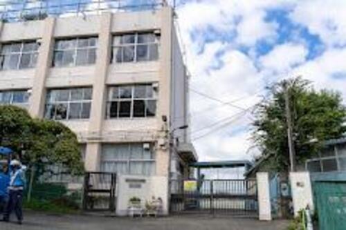 大田区立馬込東中学校まで646m ・自ら学び行動する生徒　・健康でたくましい生徒　・礼儀正しく心豊かな生徒