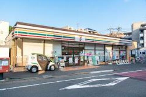 セブンイレブン世田谷砧4丁目店まで324m 明日の笑顔を、共に創る。