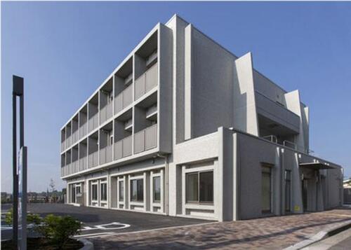 ファミリーマート横浜神大寺一丁目店まで131m ・地域に寄り添う　・お客さま一人ひとりに　・家族のように