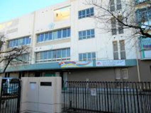 川崎市立南加瀬中学校まで825m ・一人一人が意欲を持って学習をしよう　・思いやりと、責任ある行動をとろう　・心身を鍛え、健康な生活をしよう　・美しいもの、正しいものに感動する心をもとう