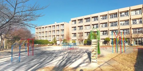 草加市立八幡小学校