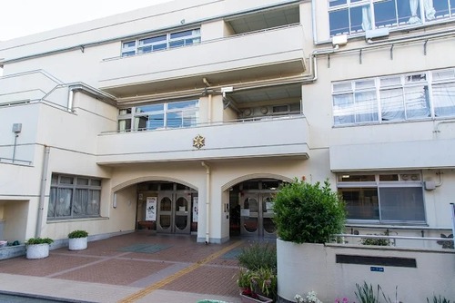 新宿区立富久小学校