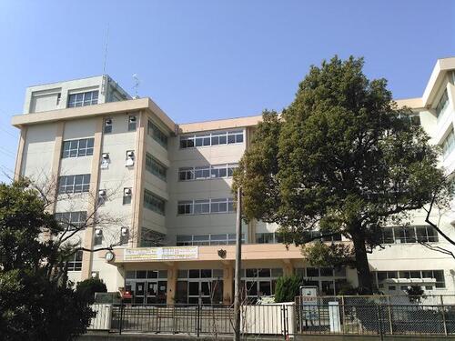 八潮市立八幡中学校