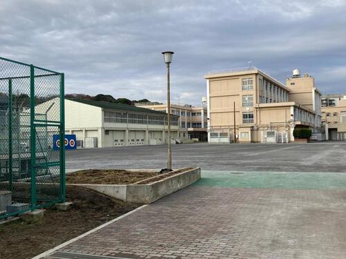 横浜市立三ツ沢小学校まで826m みとめ合い、つながり合い、ささえ合い、わたしたちの未来を創ろう　三ツ沢の子。