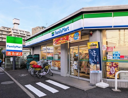 ファミリーマート足立東和店