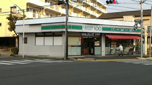 ローソンストア100市川南八幡三丁目店