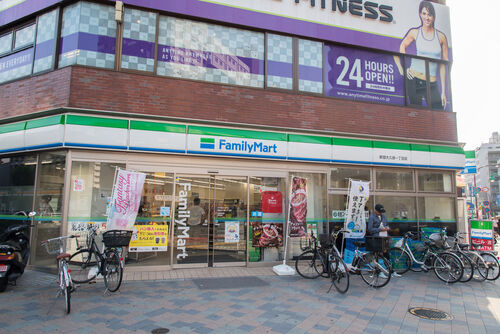 ファミリーマート新宿大久保一丁目店