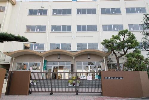 葛飾区立亀有中学校