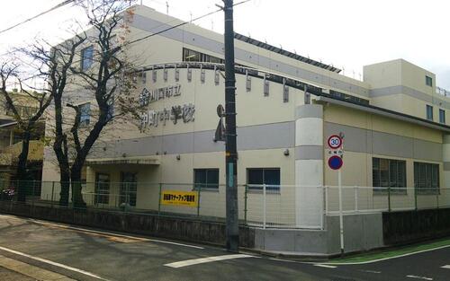 川口市立仲町中学校