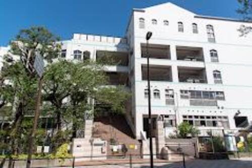 新宿区立四谷第六小学校まで465m ・自ら学ぶ子ども　・たくましい子ども　・思いやりのある子ども