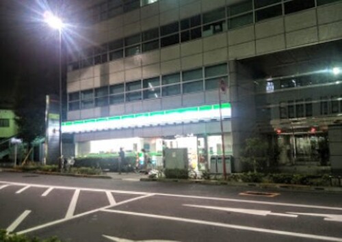 ファミリーマート千住警察署前店