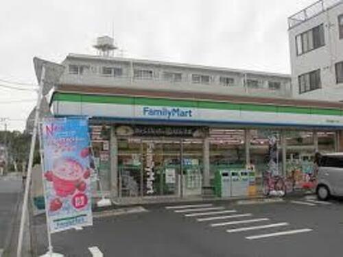 ファミリーマート南加瀬三丁目店まで312m ・地域に寄り添う　・お客さま一人ひとりに　・家族のように