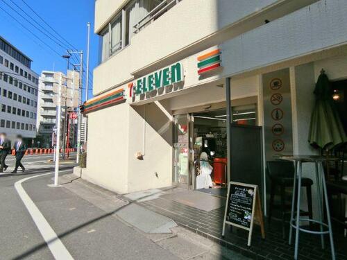 セブンイレブン北参道駅前店まで296m 明日の笑顔を、共に創る。