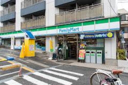 ファミリーマート牛込柳町駅前店