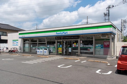 ファミリーマート南大泉六丁目店