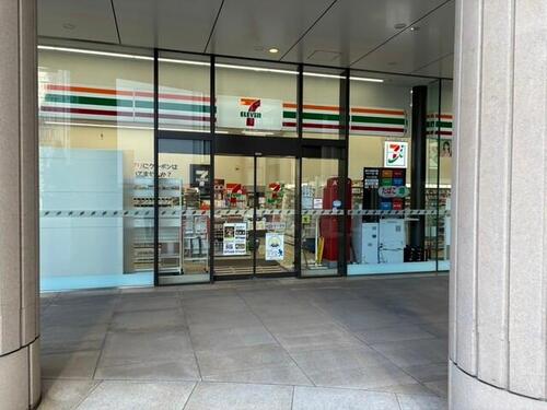 セブンイレブン三田国際ビル店まで209m 明日の笑顔を、共に創る。