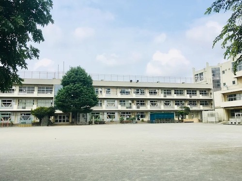 市川市立真間小学校