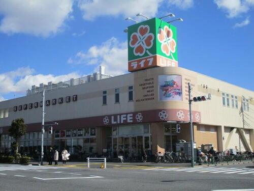 ライフ六町駅前店