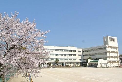 三郷市立吹上小学校