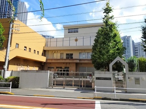 新宿区立新宿西戸山中学校