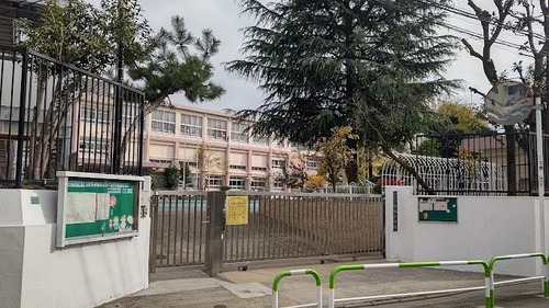 豊島区立巣鴨小学校