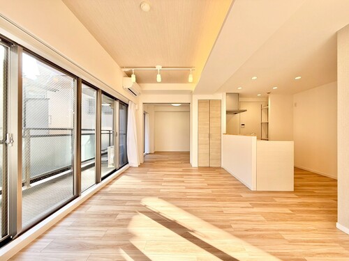 通風・採光に優れ、心地よい光と風が溢れています。