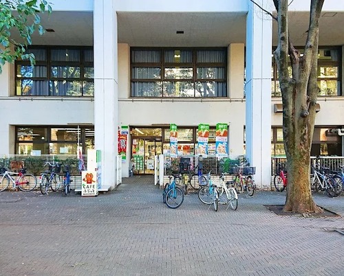 ファミリーマート 新宿スポーツセンター店