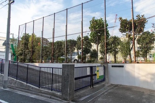 中野区立桃園第二小学校