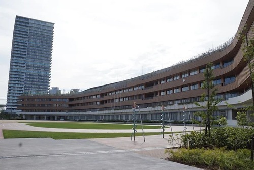 江東区立有明西学園