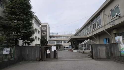 市川市立第八中学校