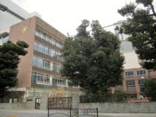 千代田区立麹町中学校