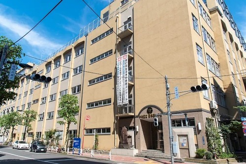 中央区立日本橋中学校