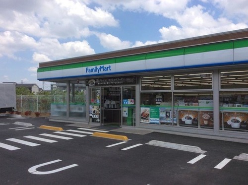 ファミリーマート 西大泉四丁目店